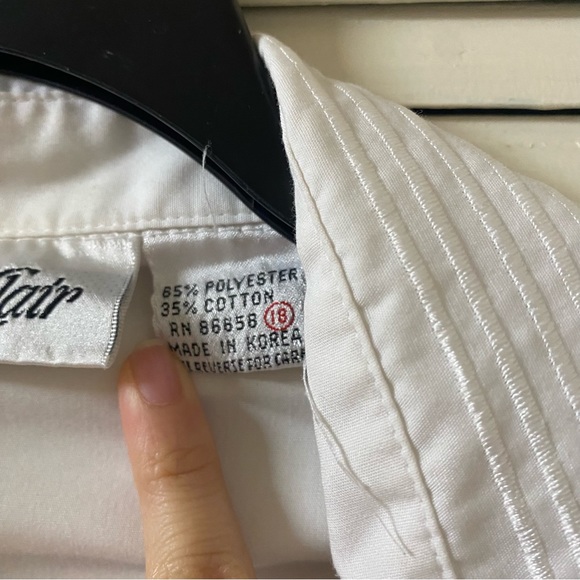 Vintage White button down shirt! Classic - Picture 6 of 7